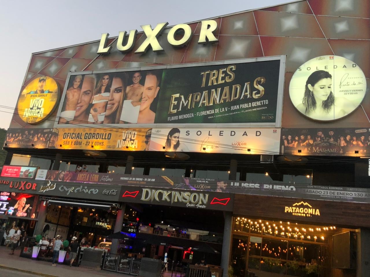 Teatro Luxor, marquesina verano 2021.