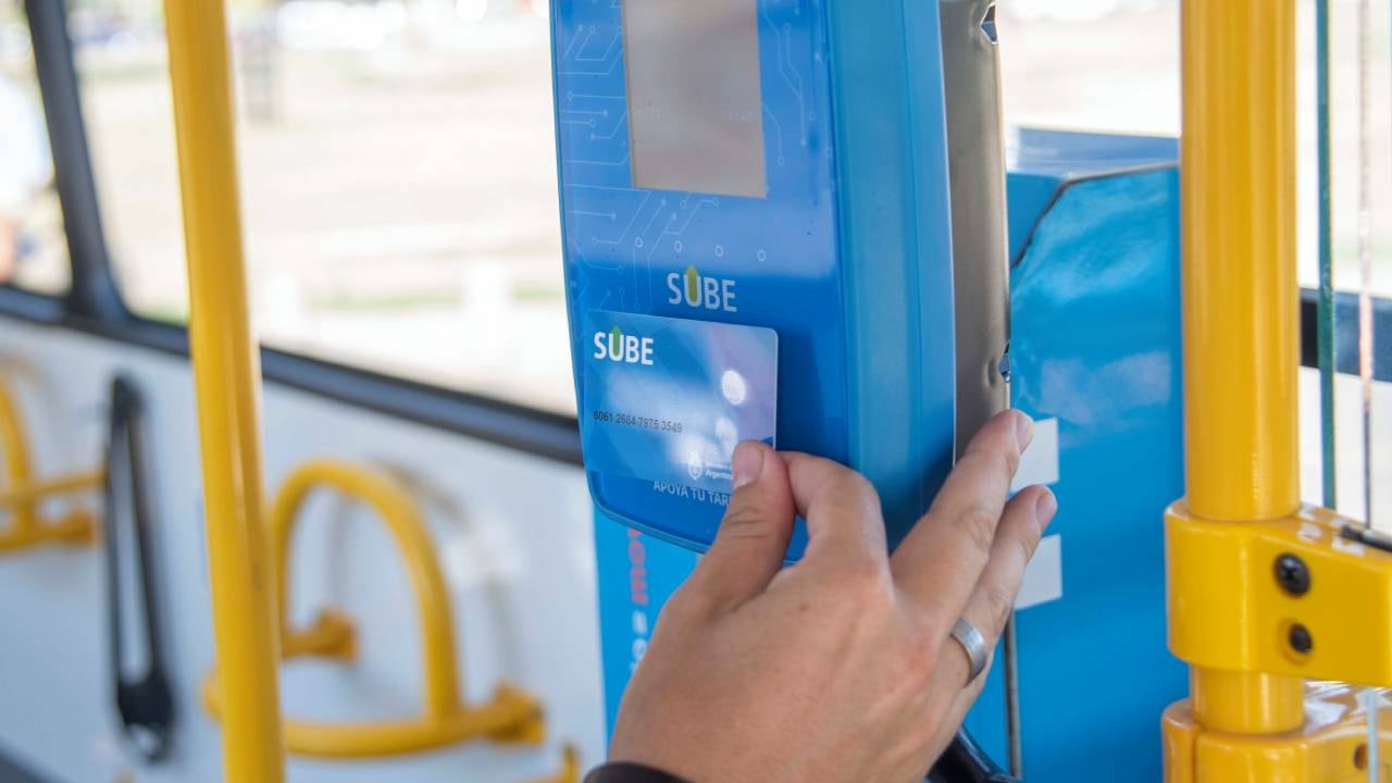 Los usuarios podrán cargar la SUBE dentro de los colectivos.