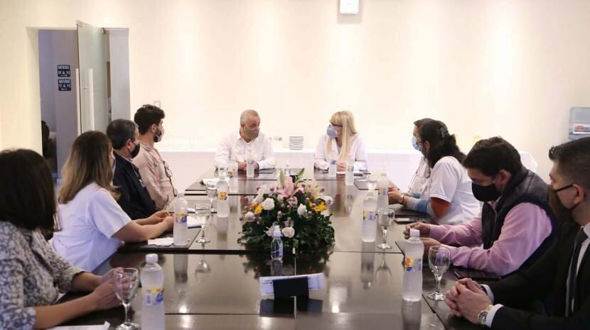 Reunión entre la ministra de salud, Rossana Chahla y el intendente de Tafí Viejo, Javier Noguera.