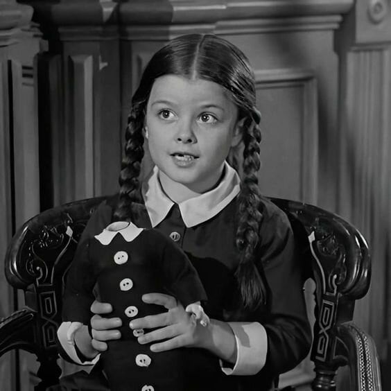 Lisa Loring en la recordada serie “Los locos Addams”.