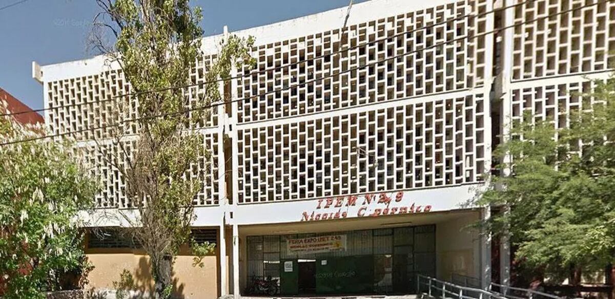 Violencia en un colegio de Córdoba: un padre ingresó a la institución y golpeó a cinco compañeros de su hija