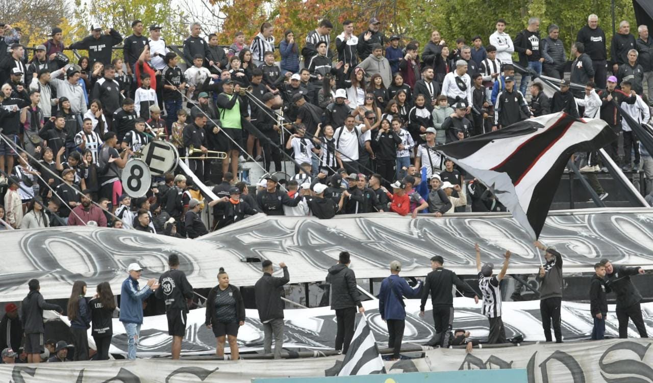 Gimnasia (Mendoza) vs. San Martín (T)
Estadio Víctor Antonio Legrotaglie