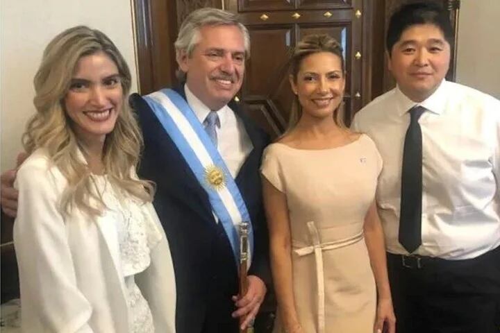 Sofía Pacchi, el presidente Alberto Fernández, la primera dama Fabiola Yañez y el empresario taiwanés Chien Chia Hong.