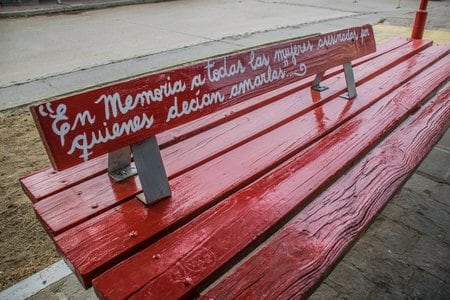 El Banco Rojo 302 se encuentra ubicado en el centro de la ciudad.