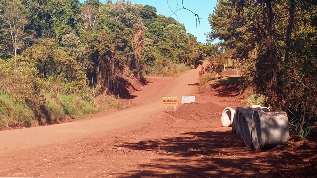 Eldorado: continúan ejecutando obras de asfaltado en diferentes calles.