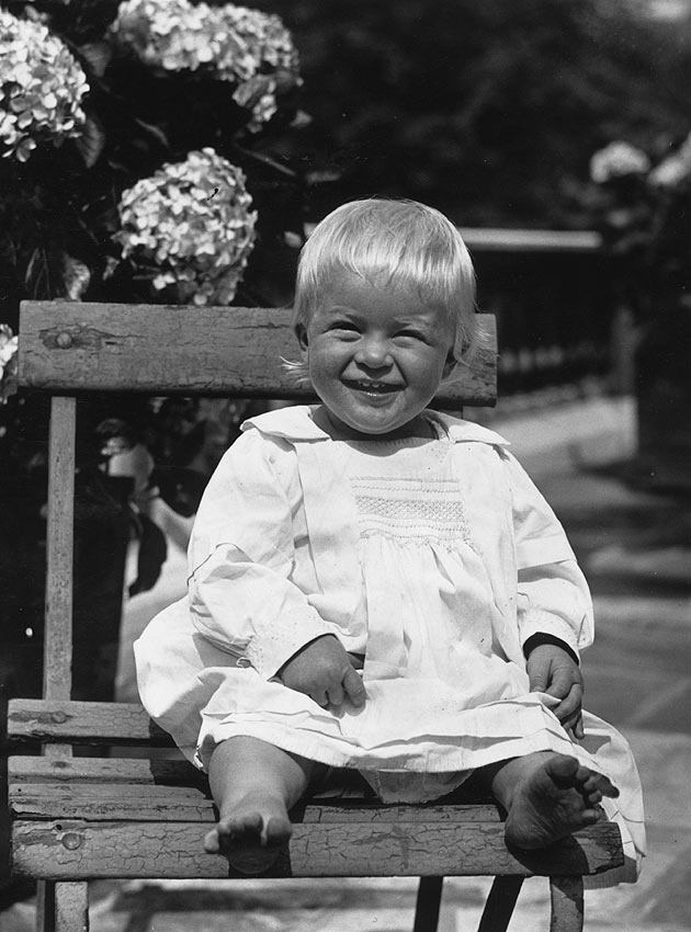 Cuando era niño, Felipe de Edimburgo fue exiliado de Grecia.