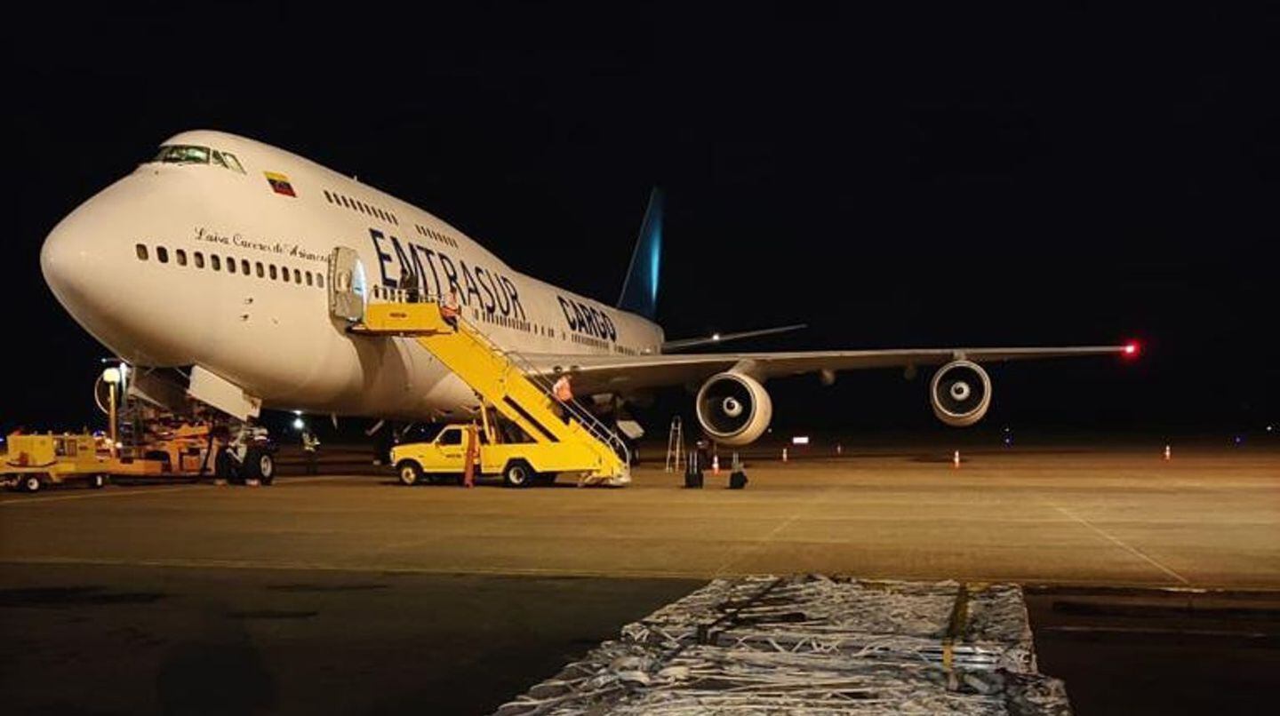 El avión venezolano-iraní, varado en Ezeiza desde el pasado mes de junio.