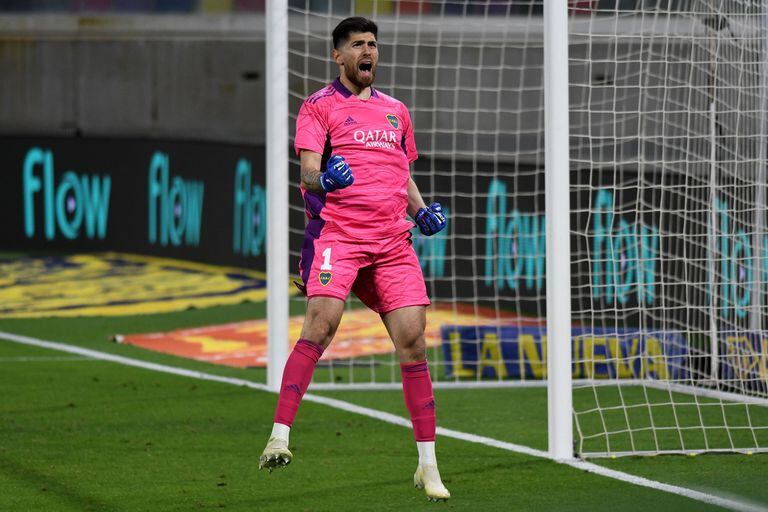 Agustín Rossi se lució en la tanda de penales contra River, atajando dos disparos.