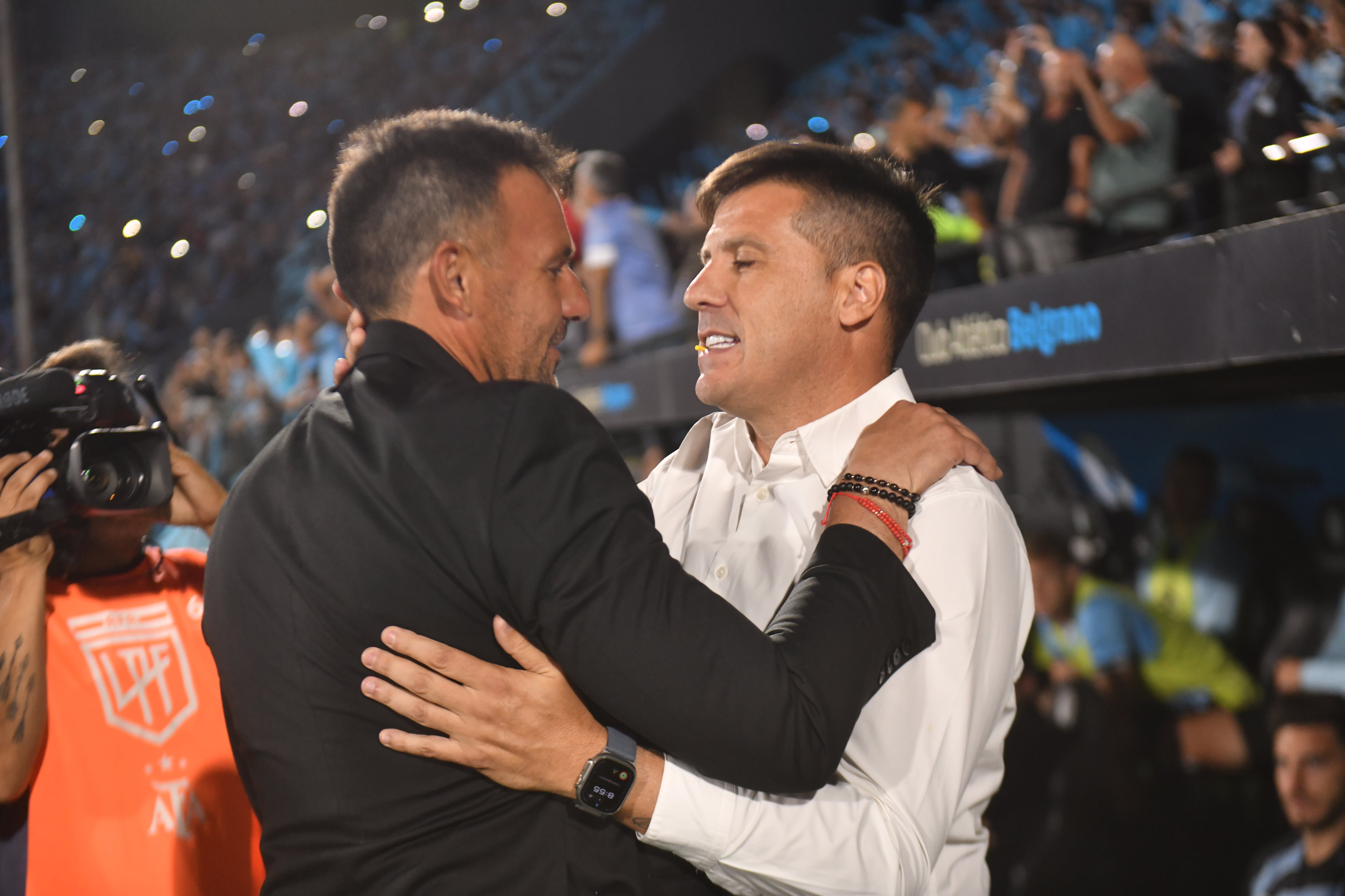 El técnico de Instituto Diego Dabove en el partido contra Belgrano en Alberdi