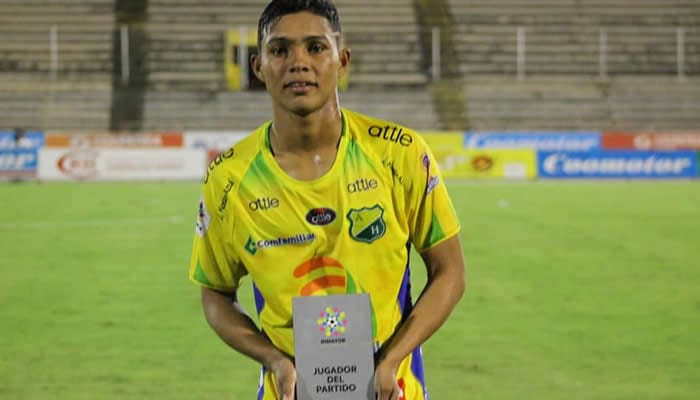 Medios colombianos reportan que el extremo derecho Andrés Amaya (21 años), del Huila, viaja hoy a Argentina para sumarse a Belgrano.