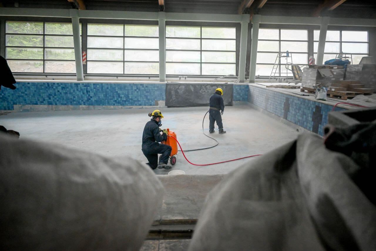 Analizan el avance de las obras en el polo deportivo de Andorra