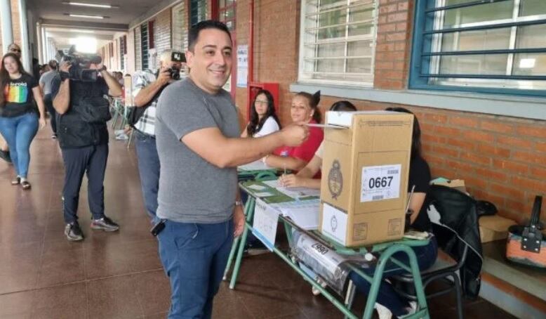 Elecciones 2023: emitió su voto en Posadas Alberto Arrúa.