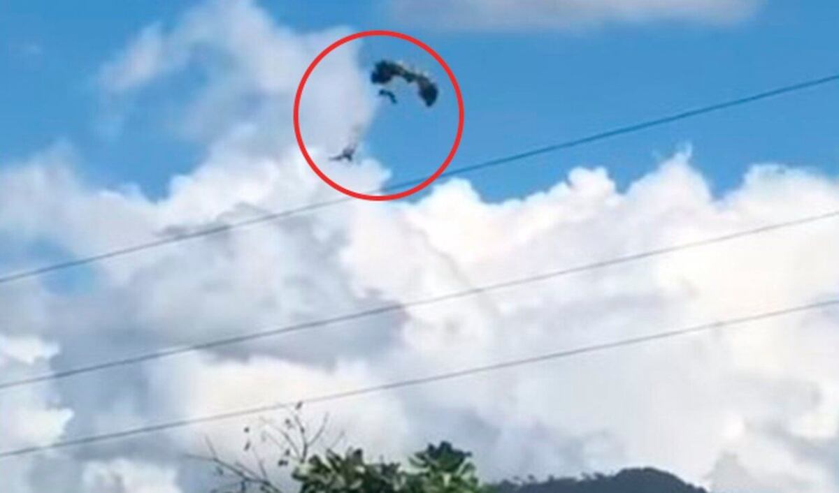 Debieron rescatar a paracaidista que cayó en un techo