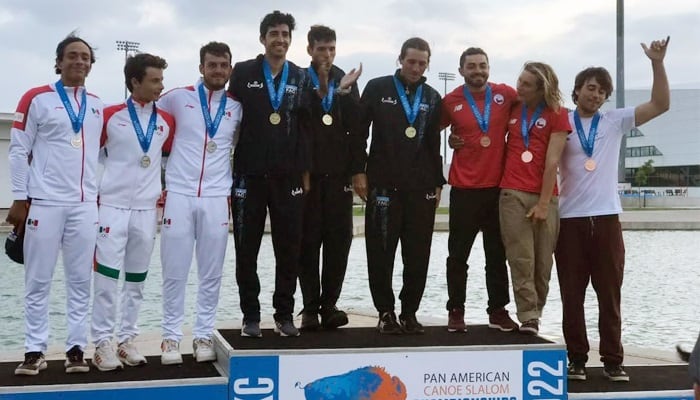 En la cima del podio: Lucas Rossi, Gerónimo Cortez y Matías Contreras, oro en el Panamericano de Canoa Slalom en Estados Unidos.