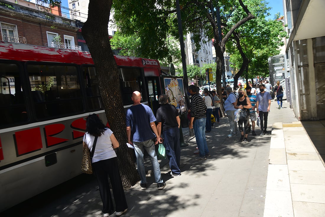 En Córdoba, Santa Fe y Rosario, el costo del colectivo mínimo es de $85. 