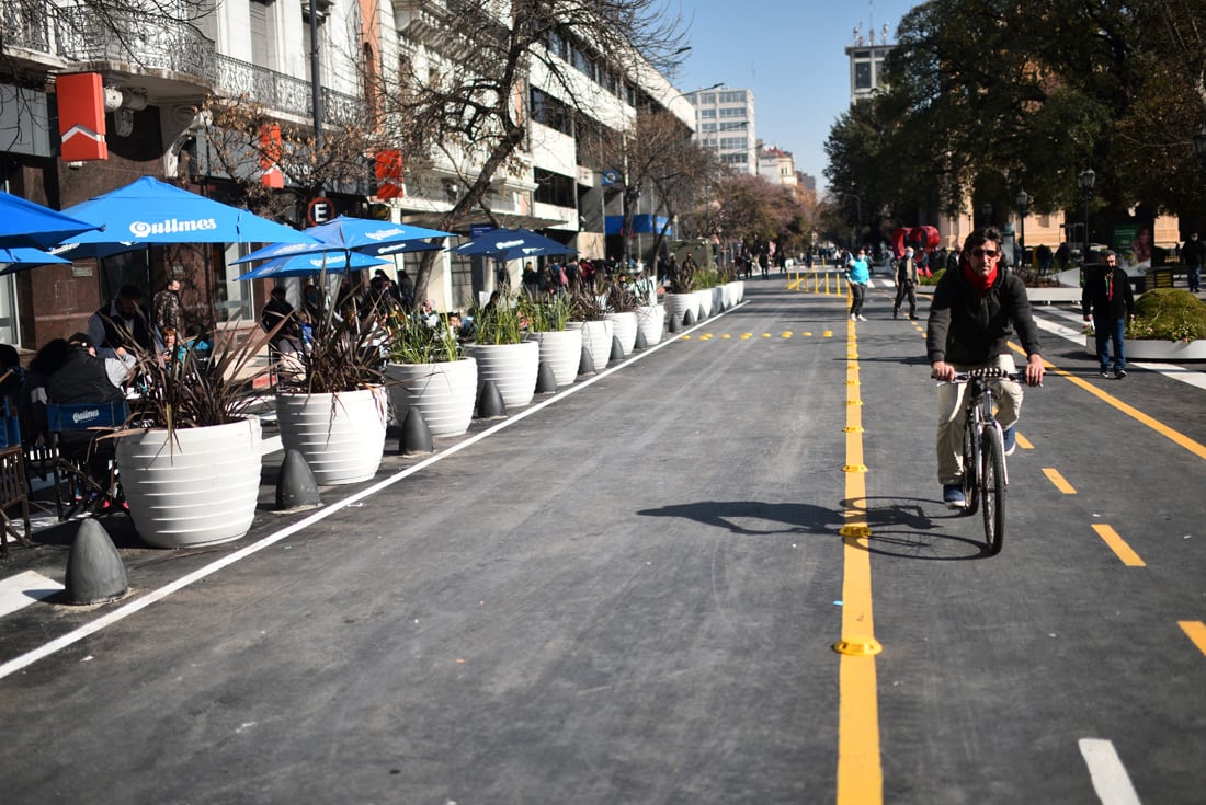  ID:4872749 ciclovia 27 de abril nueva gran manzana de calle 27 de abril Cordoba Fotografia por Pedro Castillo