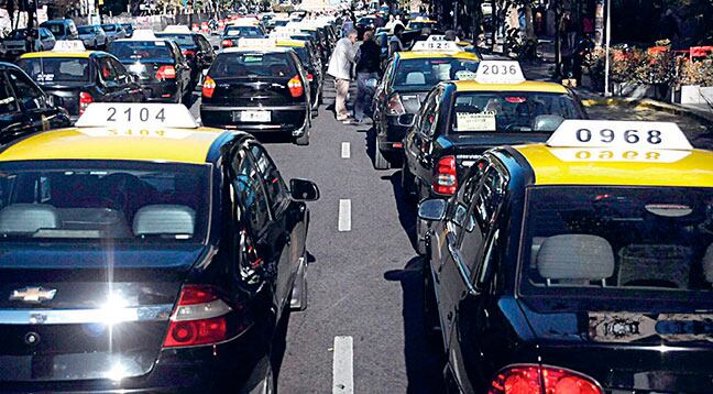 La bajada de bandera del taxi pasó a $ 71.