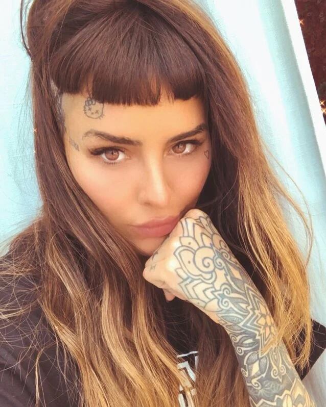 Cande Tinelli se cortó el flequillo y la acusaron de copiarse de Cazzu.