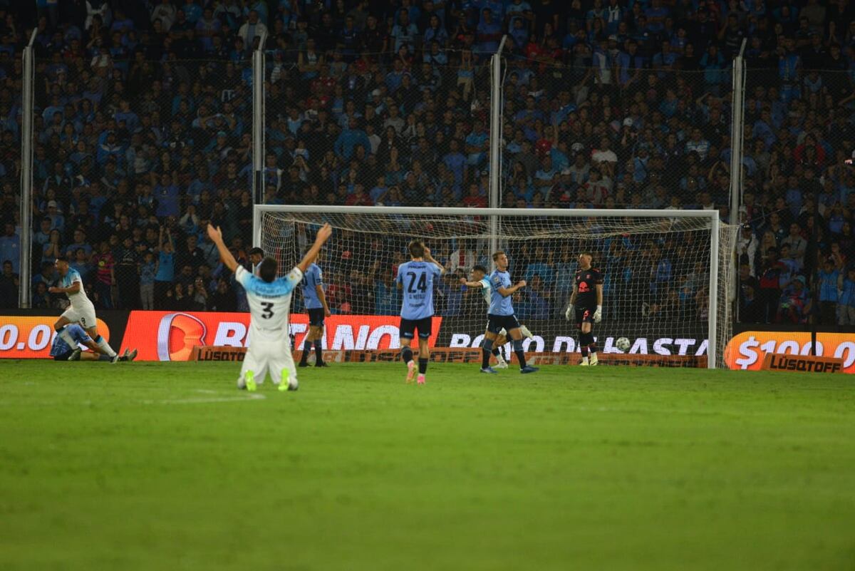 Belgrano fue goleado por Racing en Alberdi en su última participación en la Copa de la Liga Profesional