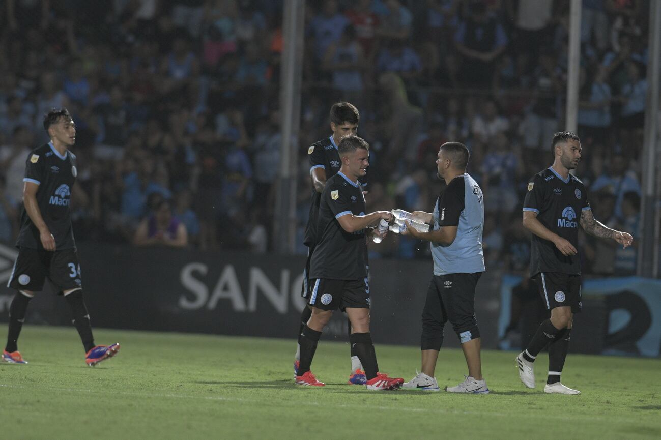 Belgrano recibió a Defensa y Justicia por la Liga Profesional. (Ramiro Pereyra / La Voz)