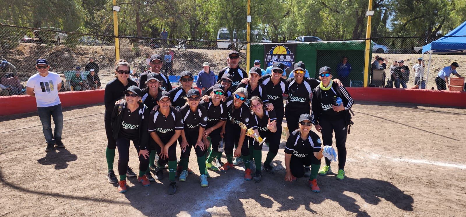 Banco Mendoza, 2do. puesto en Torneo Aconcagua de Softbol.