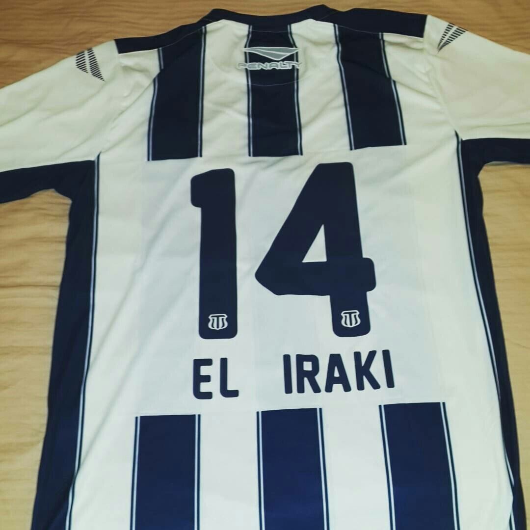 "Tengo todas las camisetas", aseguró el Irakí, como apodan a Samban. Y trajo una de sus preferidas para la final.