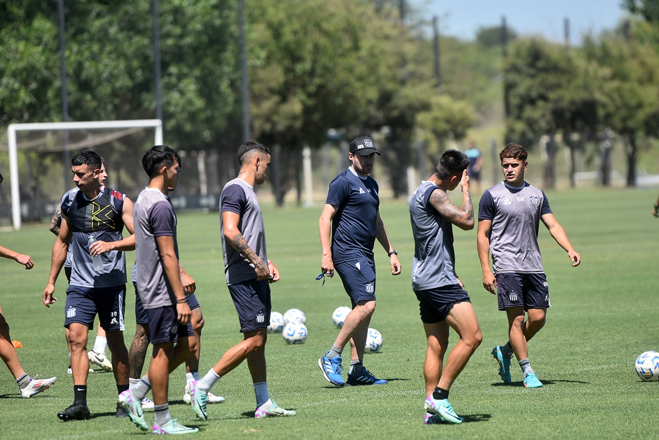 Entrenamiento de Talleres en el predio Amadeo Nuccetelli. (Pedro Castillo / La Voz)