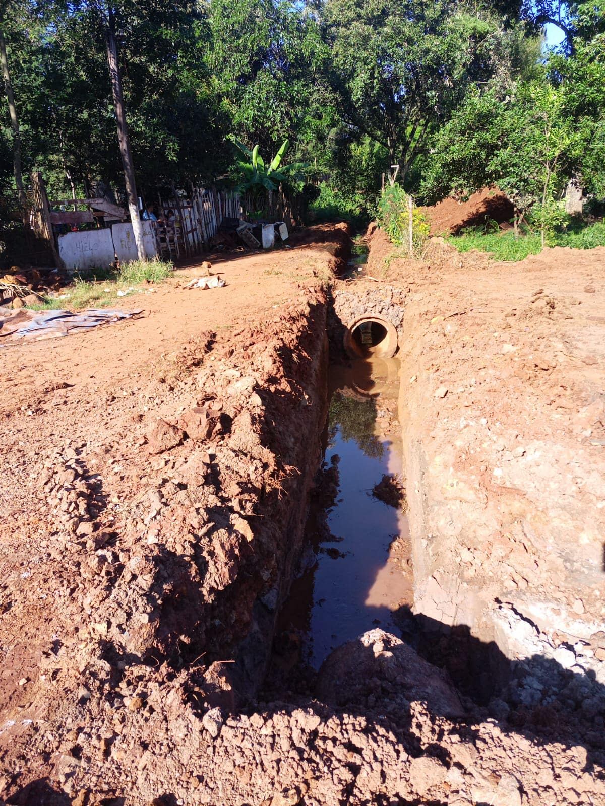 Trabajan en la desobstrucción de desagües en Puerto Iguazú.