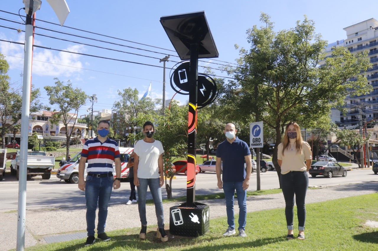 Este sábado en la inauguración de la segunda "Estación de Carga Sostenible" en inmediaciones de la Estación de Ómnibus.