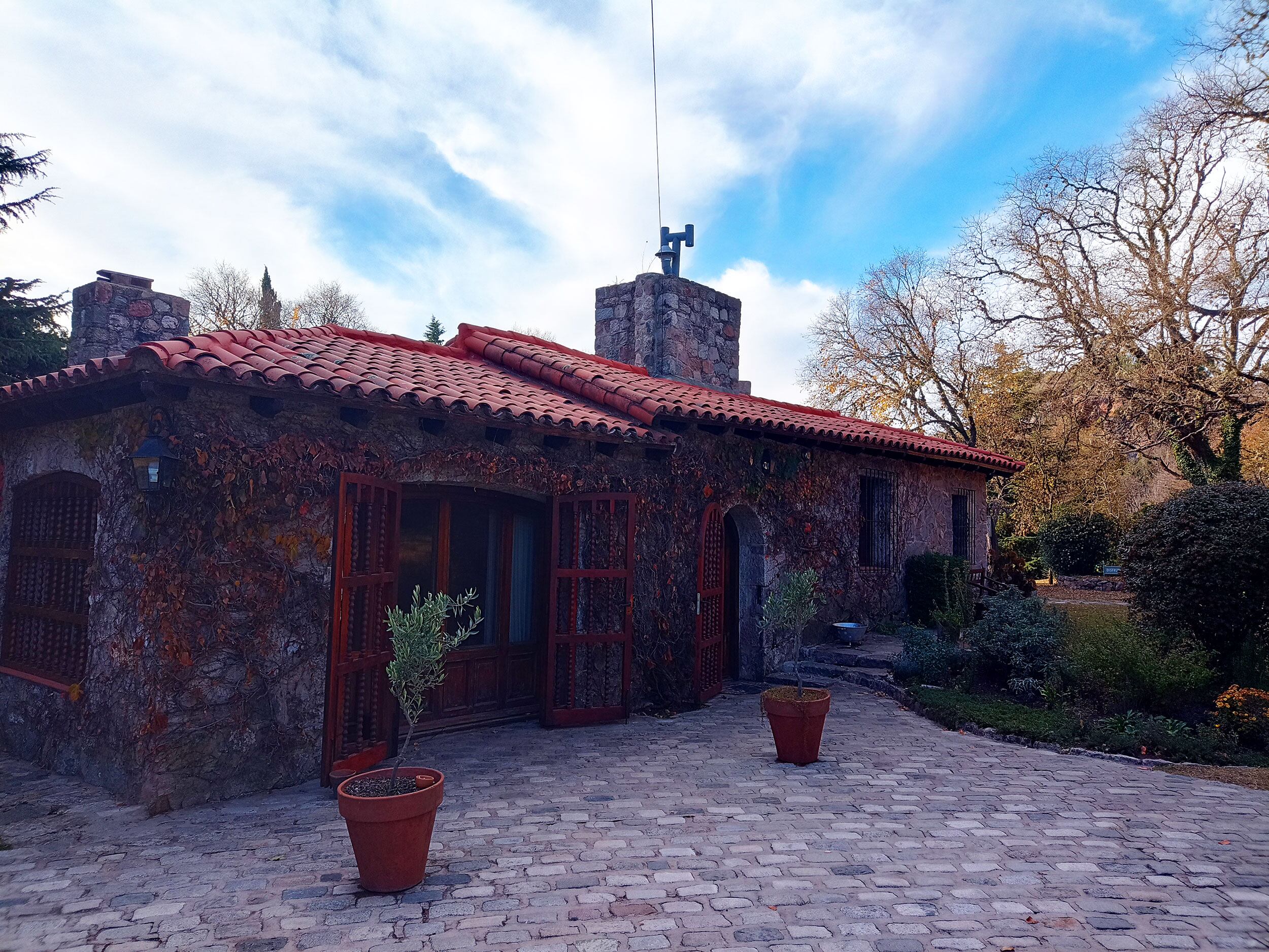 Fachada de La Baguala.