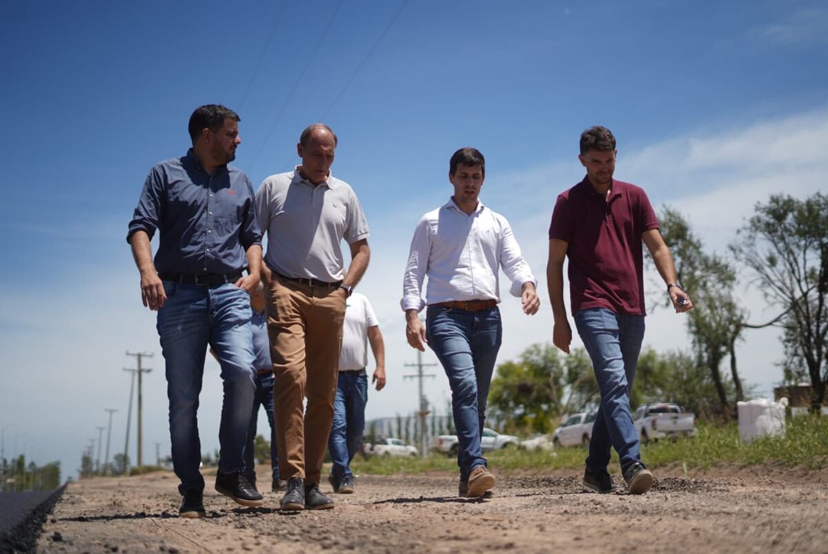 Leonardo Viotti recorrió la pavimentación del Camino Público N° 6