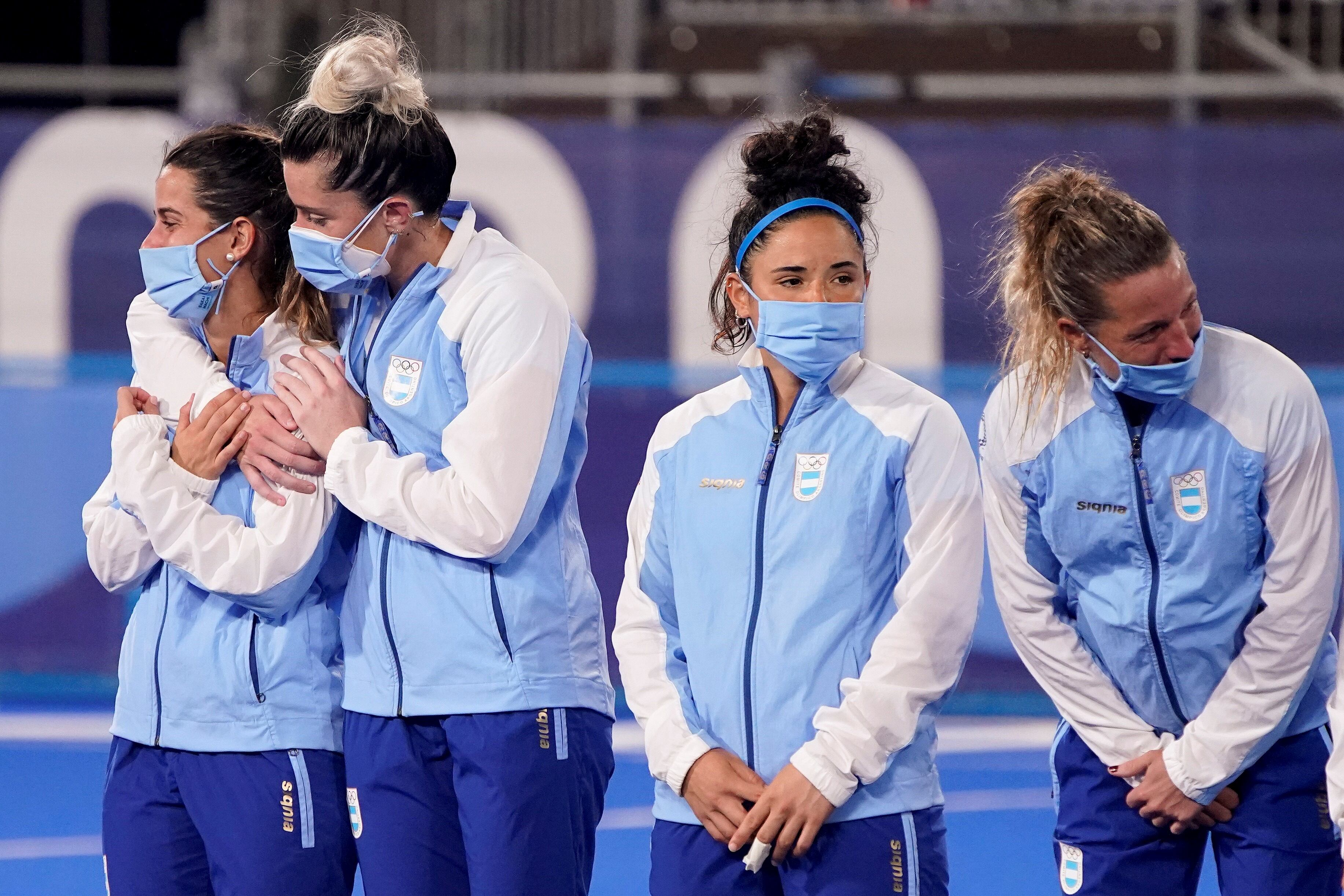 Las mejores fotos de la entrega de medallas de Las Leonas.