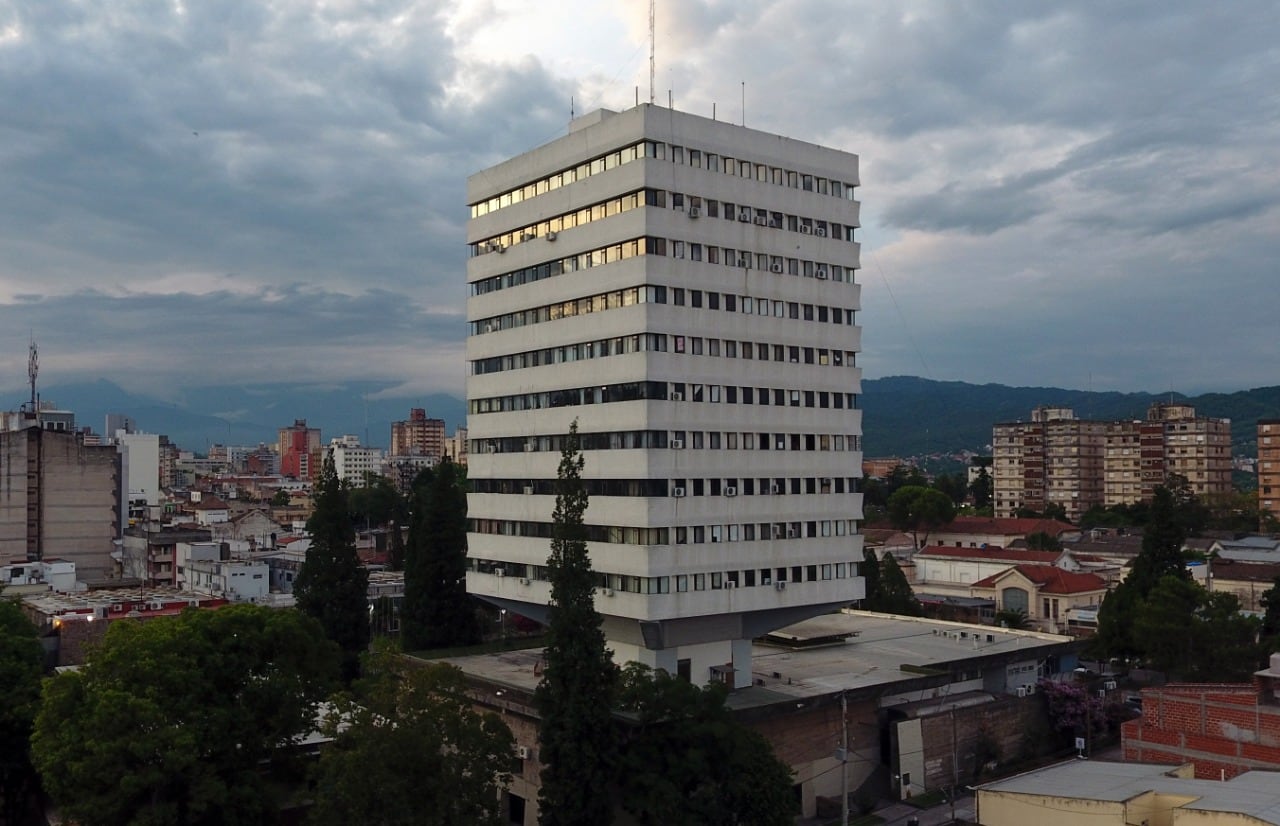 Edificio central de los Tribunales de Jujuy.