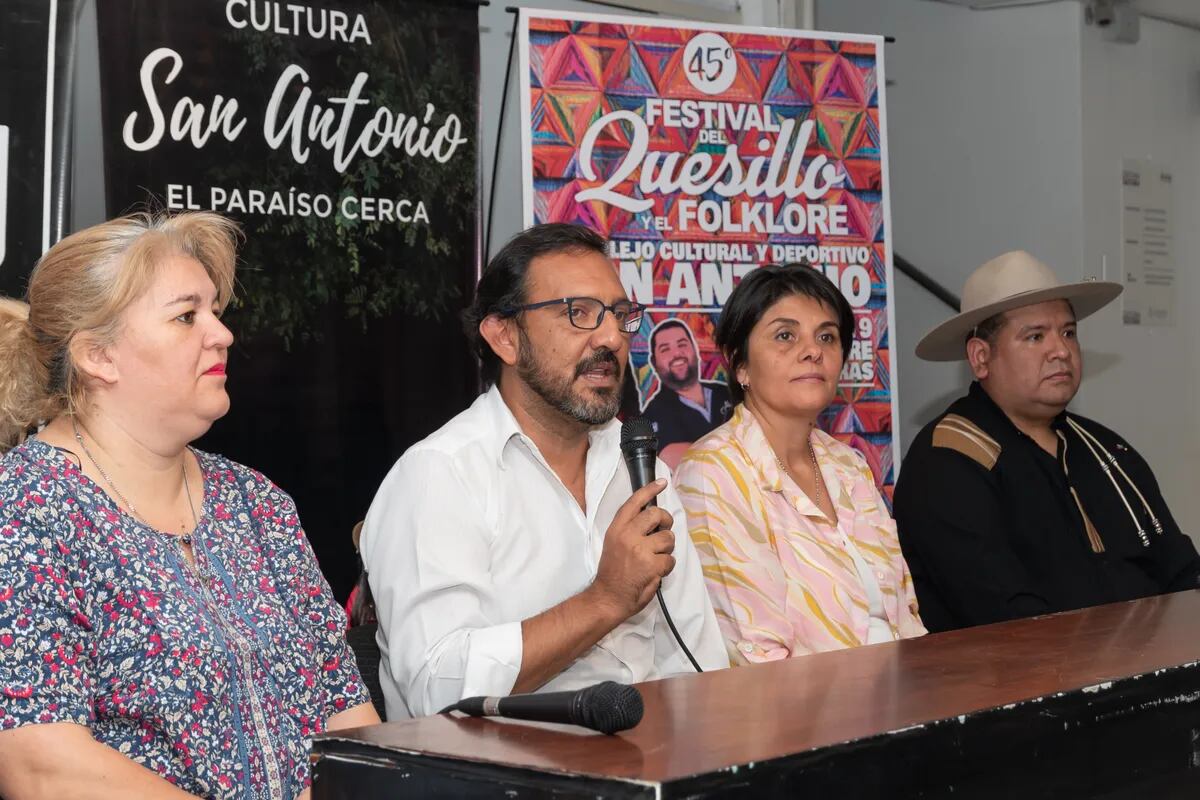 Medina Zar destacó que el apoyo oficial a los festivales es "por todo lo que tracciona detrás, como iluminación, bailarines, cantantes, músicos, el espacio cultural, productores, gastronomía y demás", resaltó.