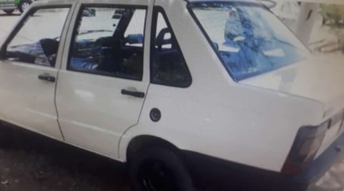Se levantó para llevar a su hijo a la escuela pero le habían robado el auto