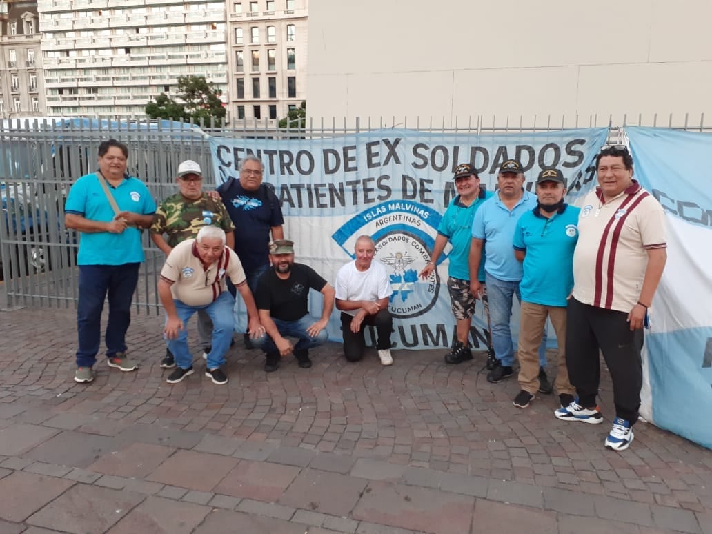 Los Veteranos atendieron el llamado de la Patria. Ayer atendieron el llamado para luchar por su dignidad, por sus derechos sociales y de  salud.