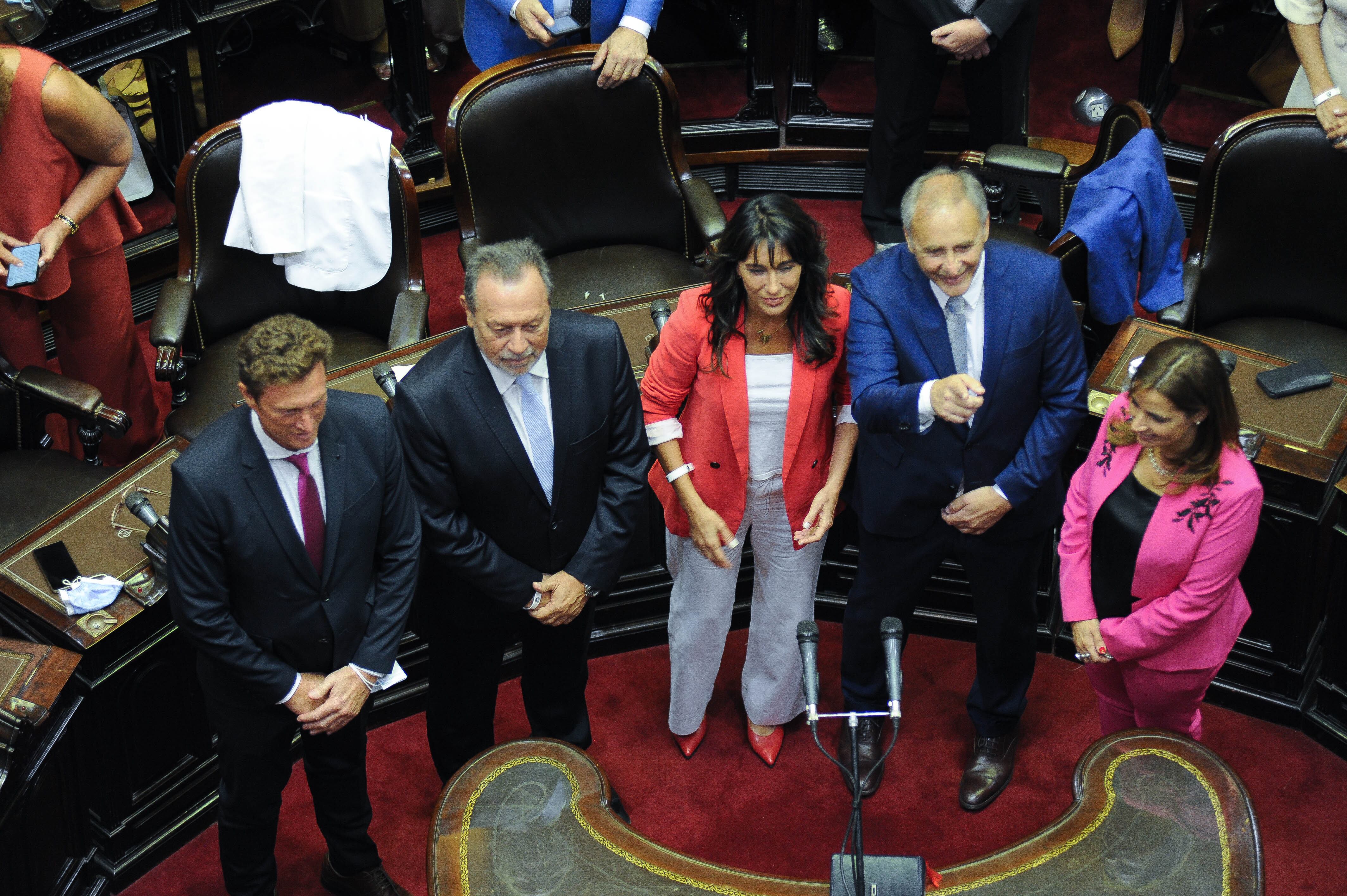 jura de Diputados nacionales , Bloque Federal , Natalia De La Sota , Baldassi   , Ignacio García Aresca  , Carrizzo , Santos , Cordoba Congreso . Foto Federico Lopez Claro