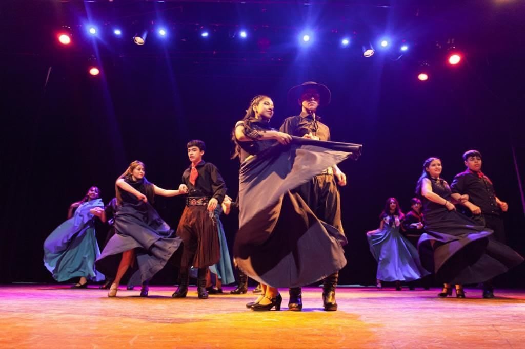 Talleres Municipales de danzas tradicionales argentinas.