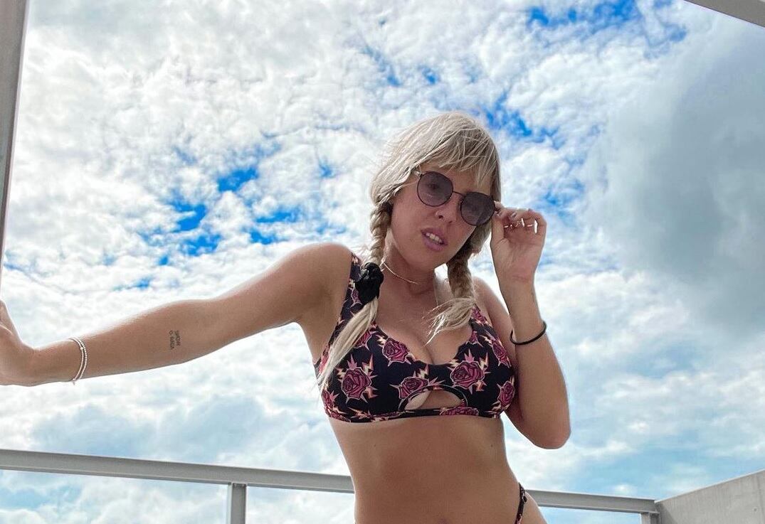 Nati Jota, ardiente desde la playa de México