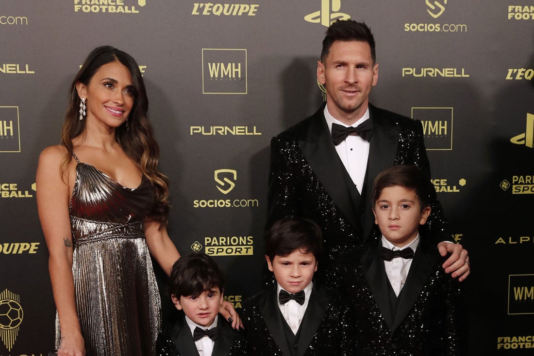 Lionel Messi, junto a su familia, en la gala de entrega del Balón de Oro.