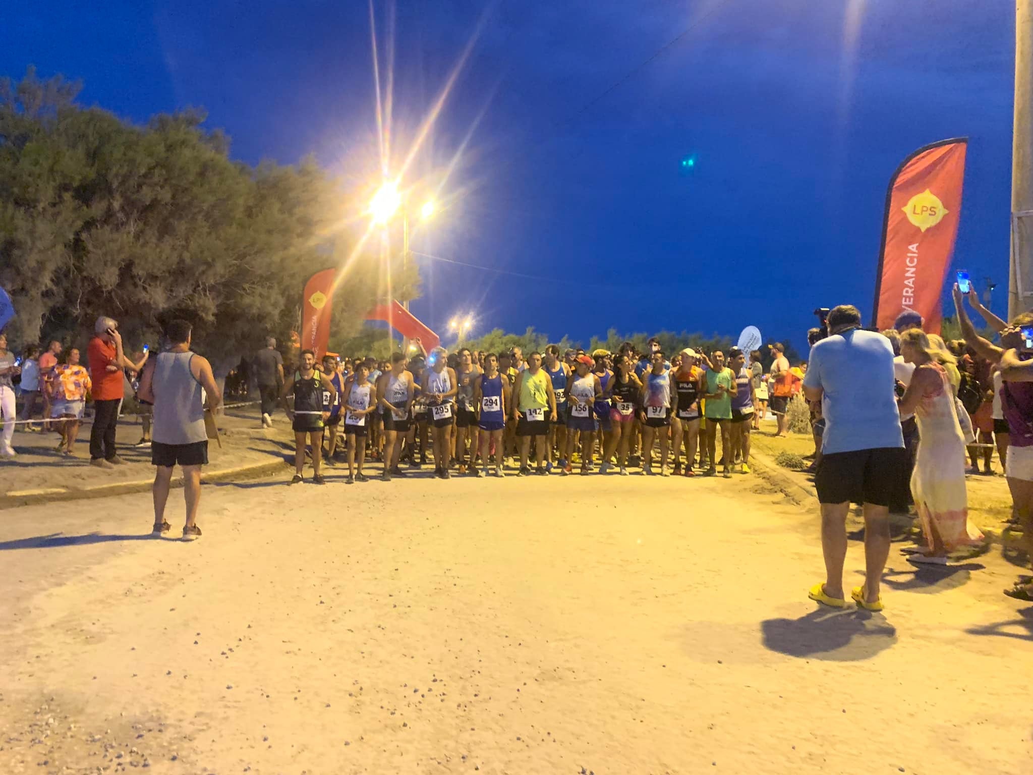 Se disputó en Claromecó la 5ta Carrera y Caminata Solidaria del Club 24 de Abril