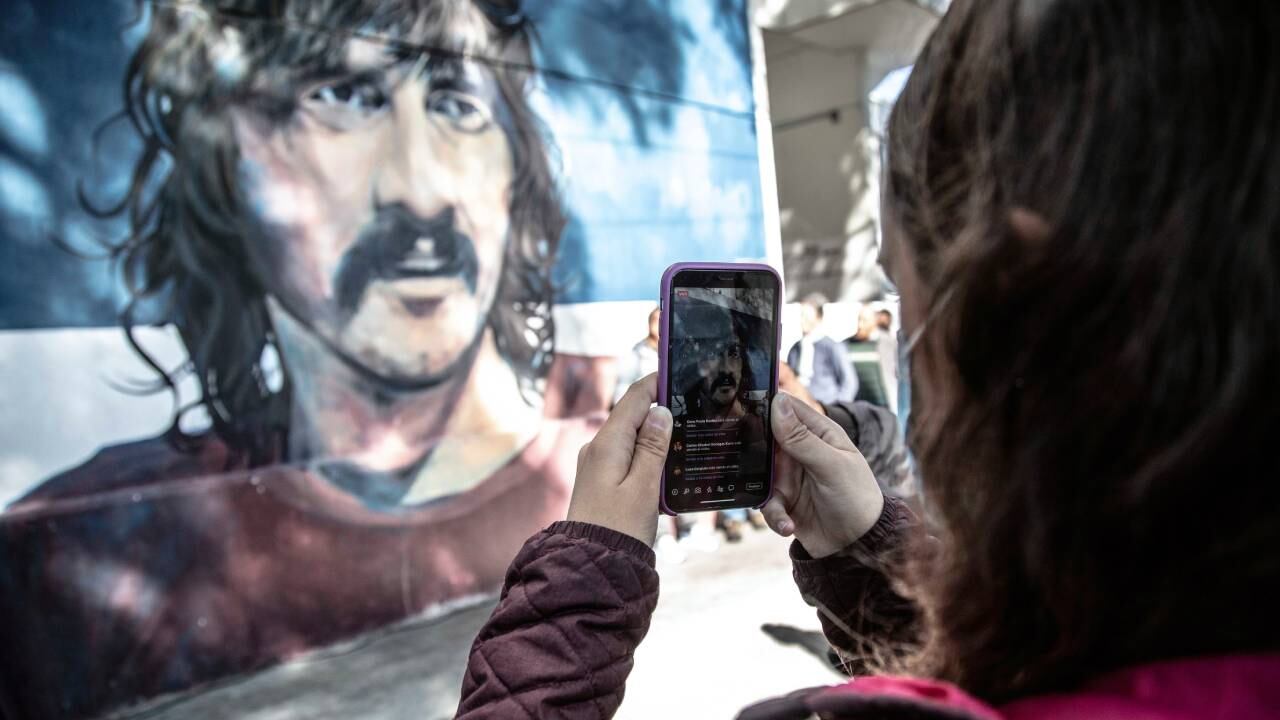 Inauguraron el mural del Trinche Carlovich