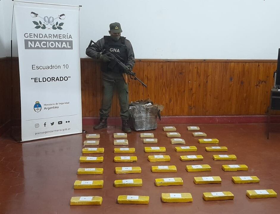 Secuestran marihuana oculta en Puerto Esperanza.