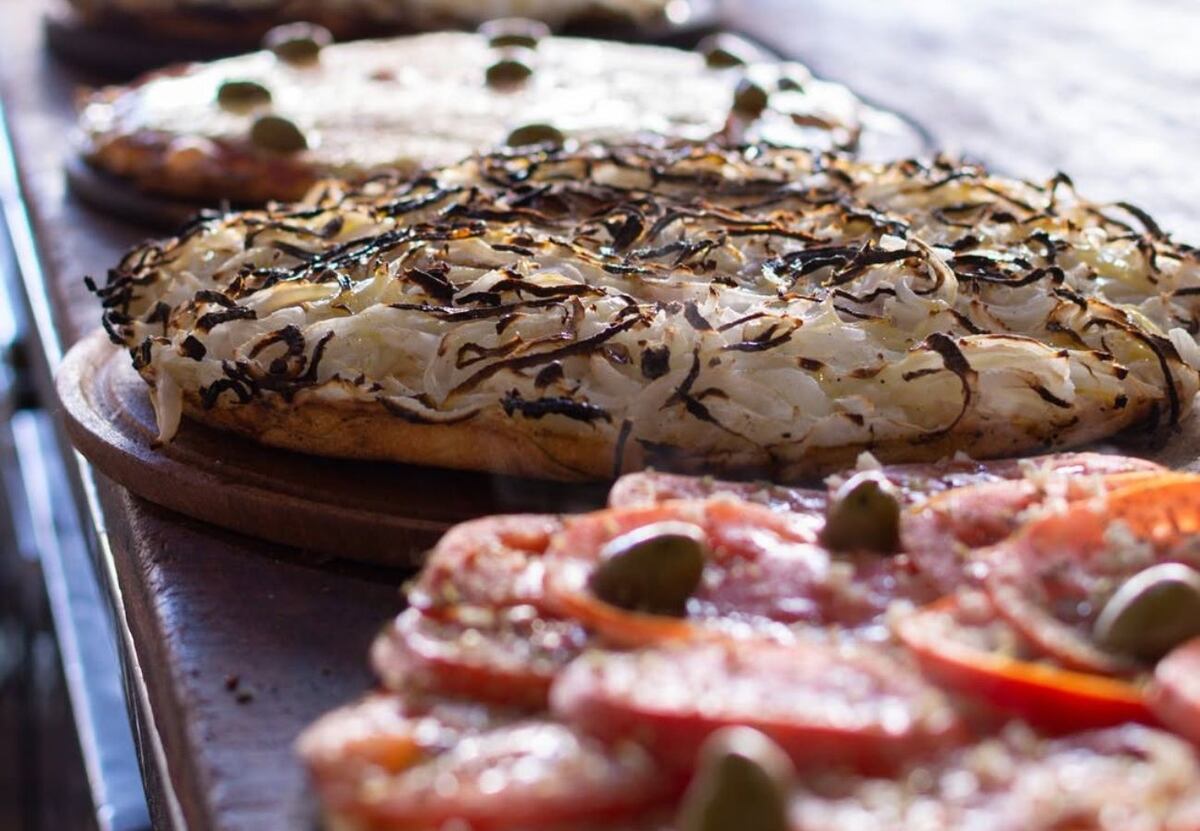 Cuánto cuesta comer en Angelín, una de las 10 “Pizzerías Emblemáticas Porteñas”, en agosto 2025