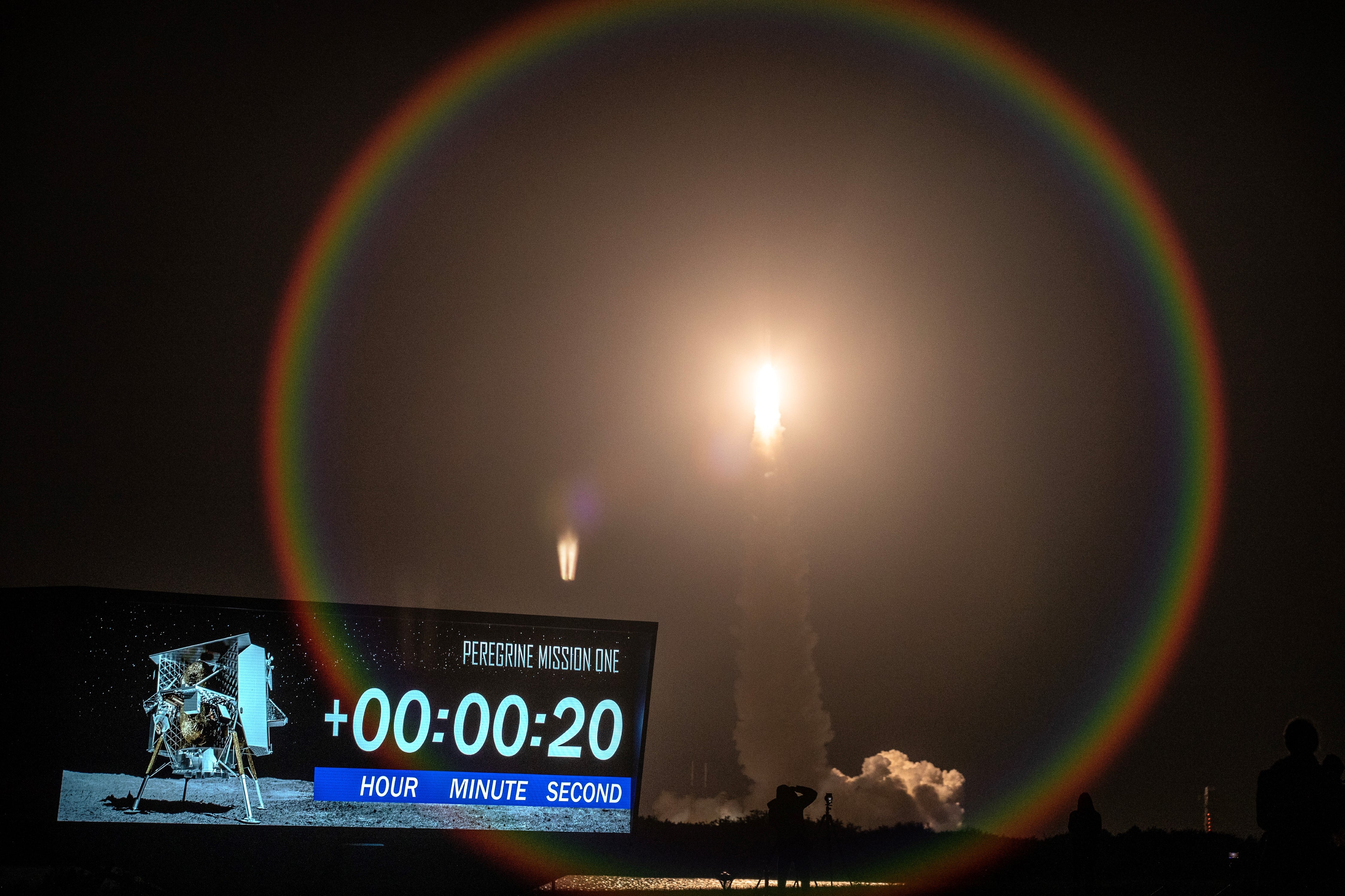 El cohete Vulcan Centaur de United Launch Alliance, parte de la Misión Peregrine One de Astrobotic, despega del Complejo de Lanzamiento Espacial 41 en el Centro Espacial Kennedy en Merritt Island, Florida, EE.UU., el 8 de enero de 2024.