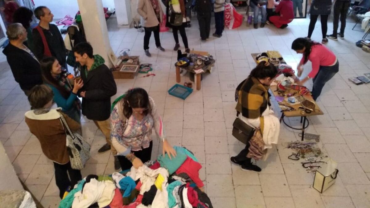 Preparan una “feria gratis” en Córdoba en la que podes llevarte lo que quieras: cuándo y dónde será