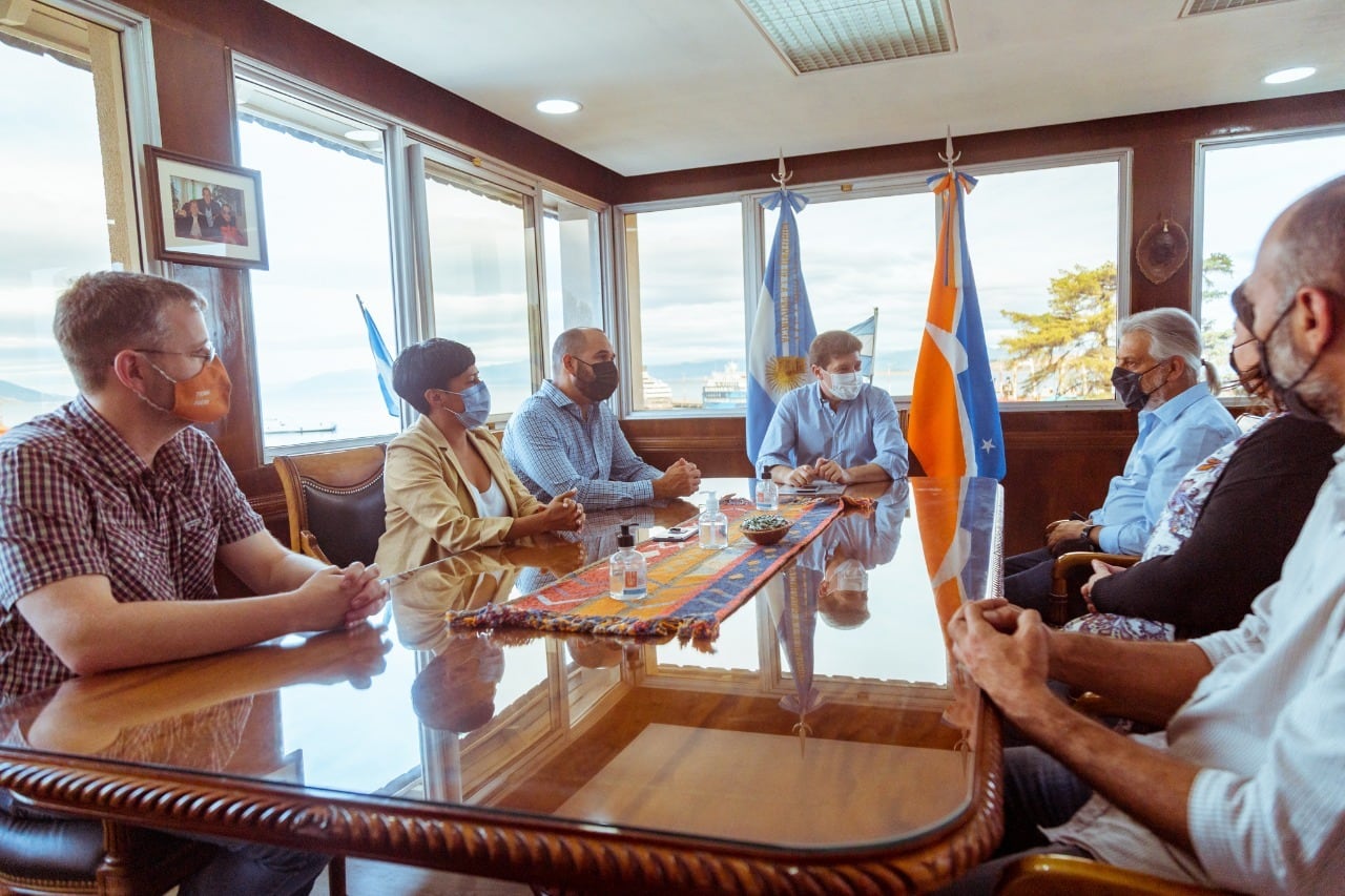 Melella renovó el convenio con la Universidad de Tierra del Fuego (UNTDF)