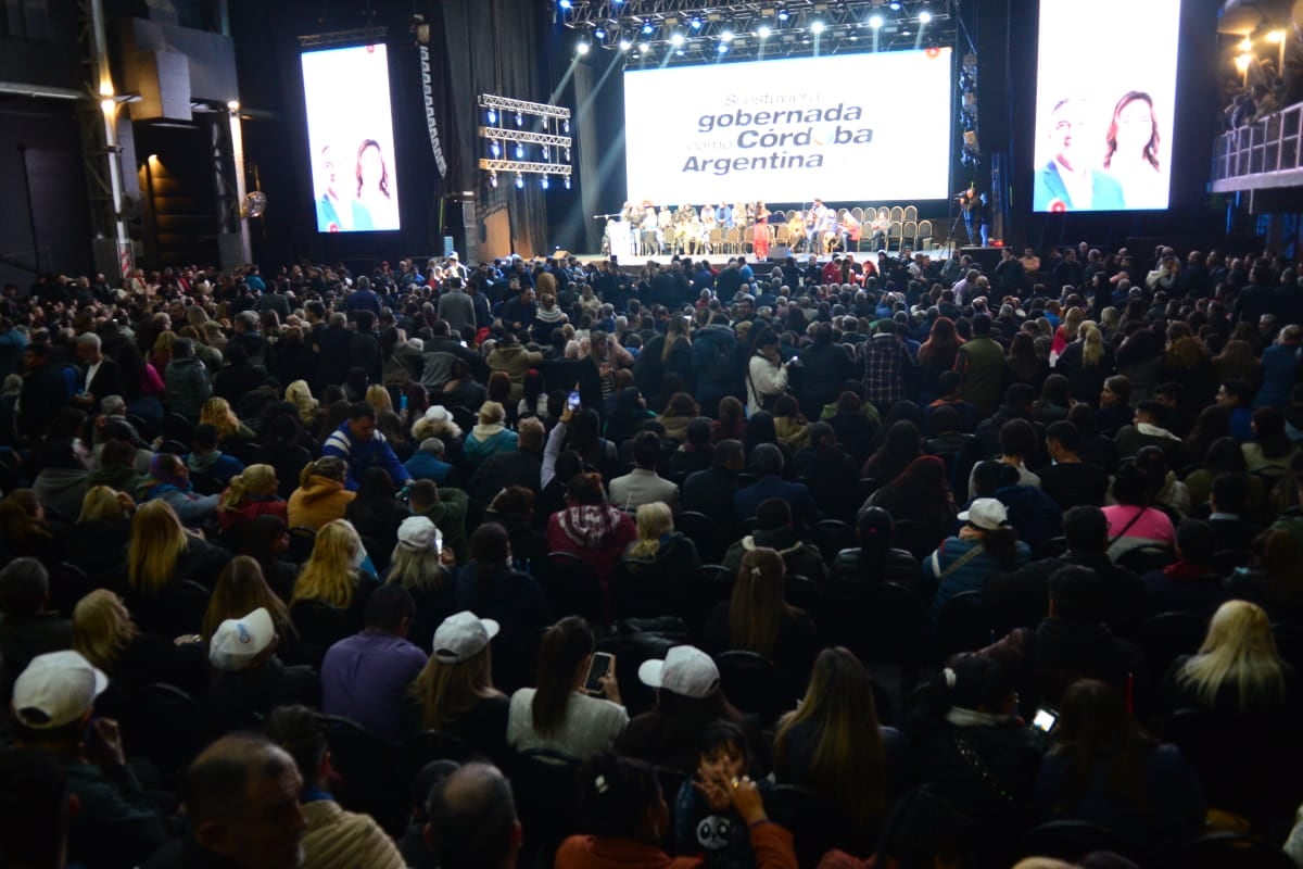 Hacemos Unidos por Córdoba cierra campaña en Plaza de la Música.