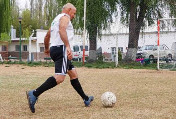 Antonino se prepara para jugar todos los sábados por el torneo Don Pedro.