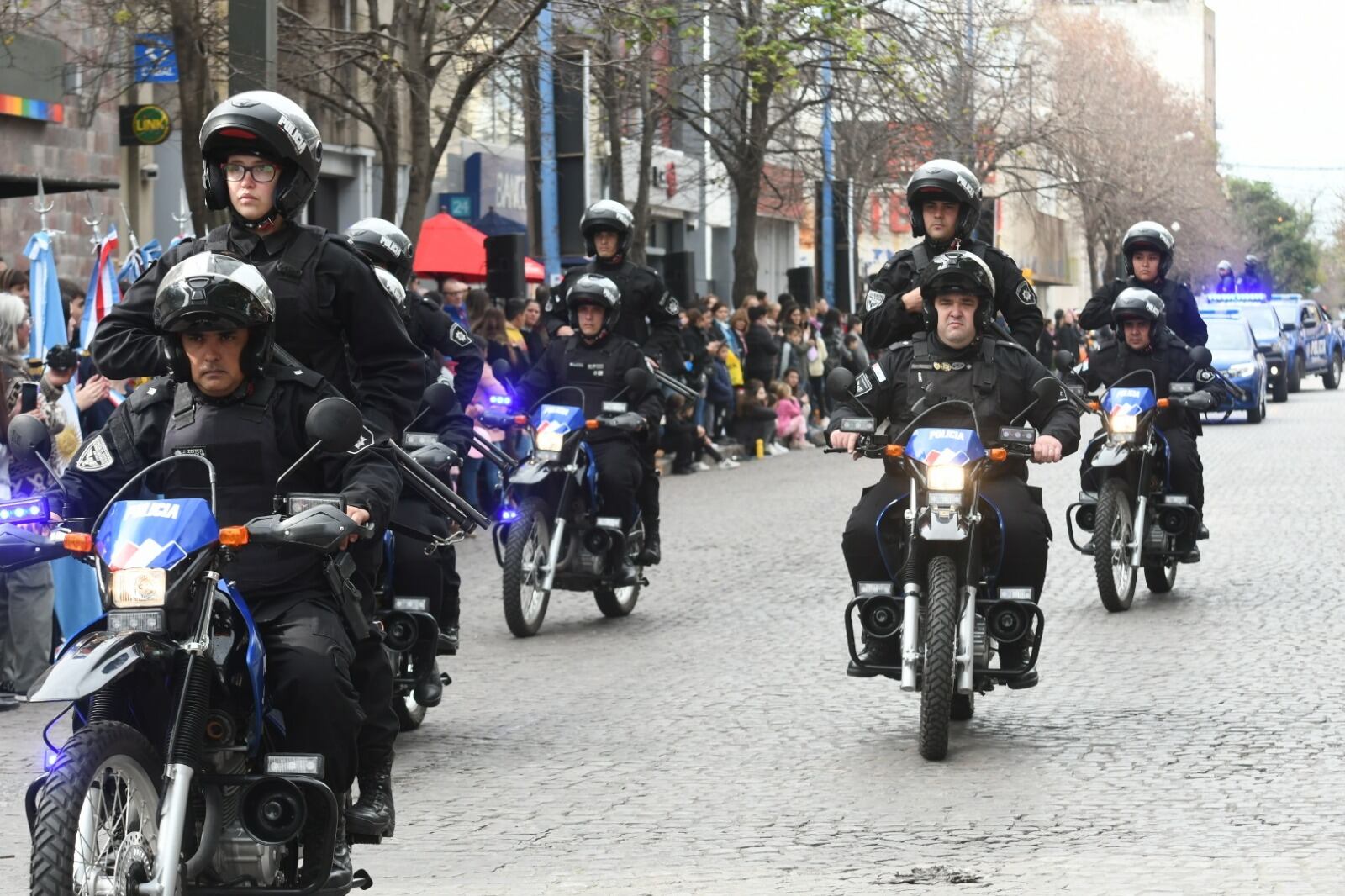 Desfile Cívico Militar por el acto del 9 de Julio en Rafaela